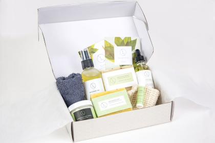 Fresh earthy Natural skincare set Men Grooming kit/Body oil